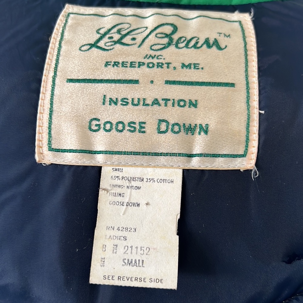 Vintage Green Puffer Vest for Women - Picture 15 of 16